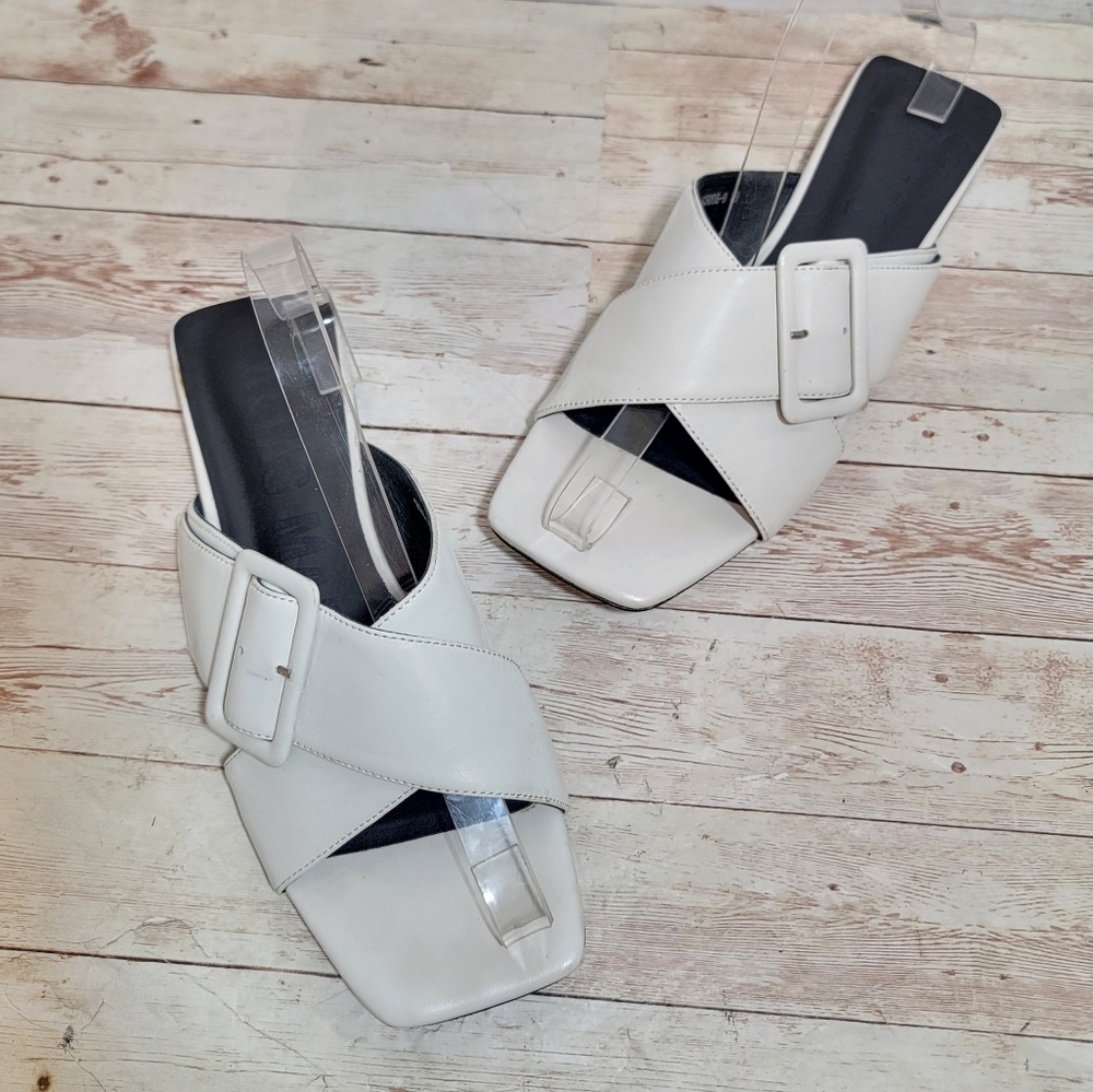 Alias Mae Revolve prue cross strap sandals in white - Picture 3 of 14